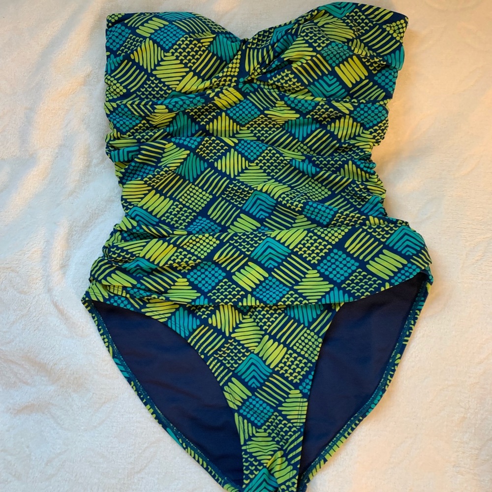 Old Navy One Piece Swim Suite